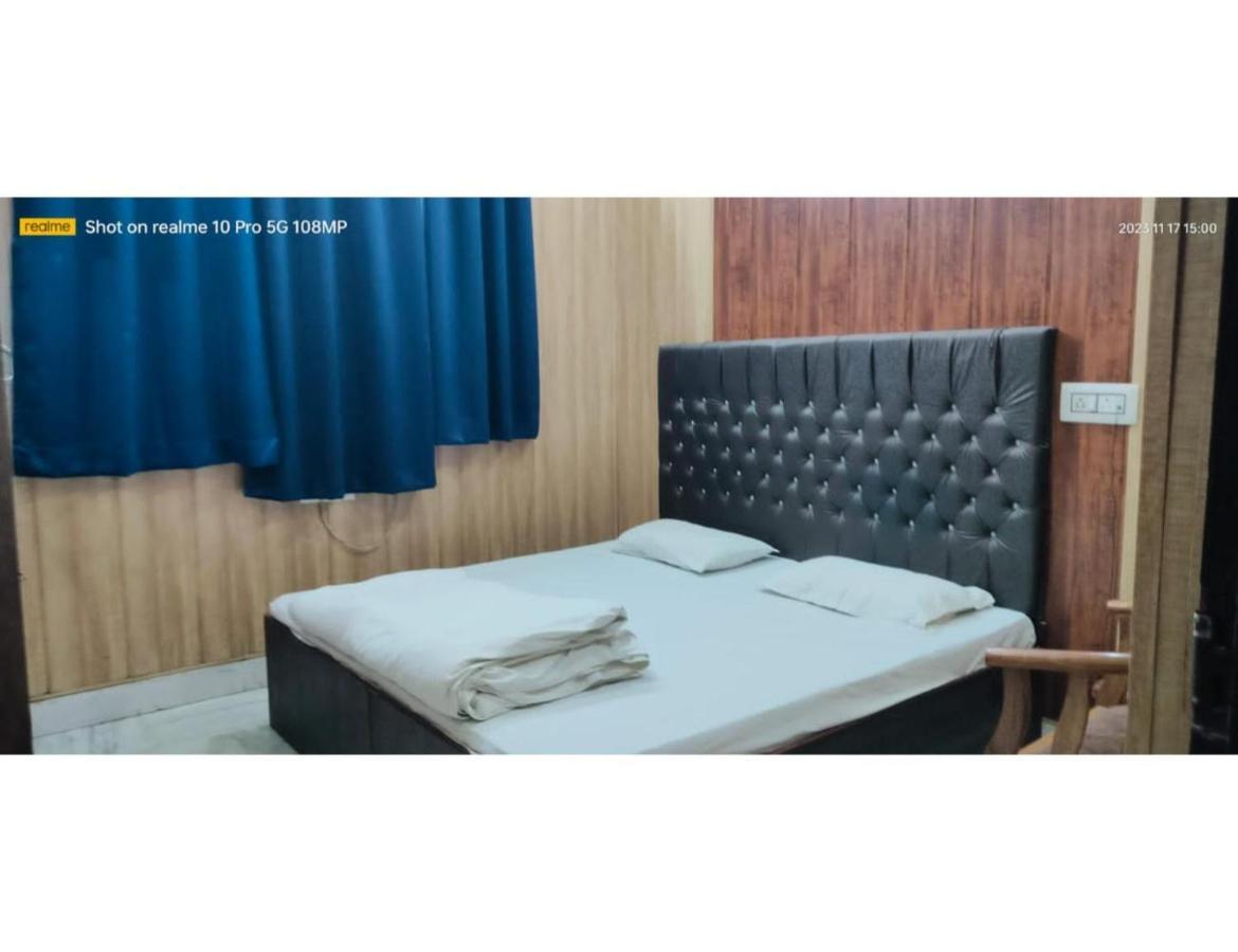 Shivam Hotel, Gorakhpur Exteriör bild